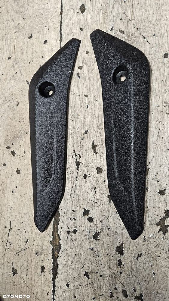 Nakładka mocowanie szyby Yamaha T-Max 530 BC3-2843C - 3