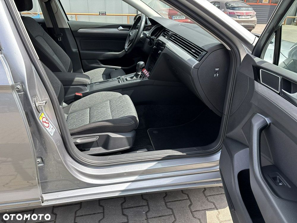 Volkswagen Passat - 16
