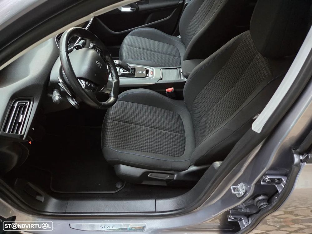 Peugeot 308 PureTech 130 GPF EAT8 Stop & Start Tech Edition - 9