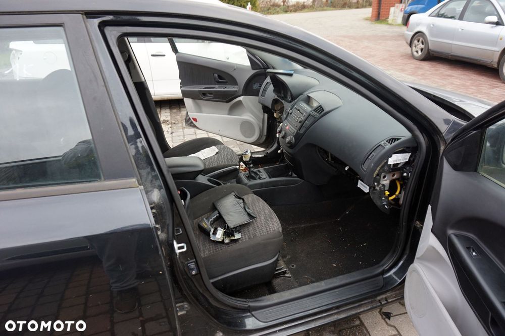 KIA CEED I KOMBI 2009 1K 1.6 CRDI D4FB 115KM S817 CZARNY na części - 13