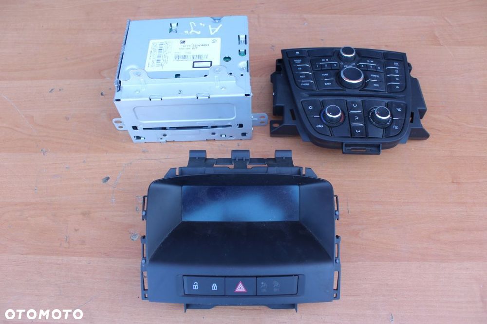 RADIO + WYŚWIETLACZ + PANEL OPEL ASTRA J CD400 - 1