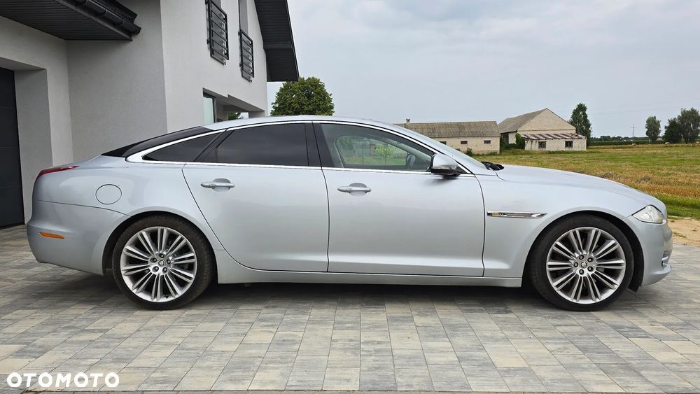 Jaguar XJ 3.0 D V6 Luxury - 4