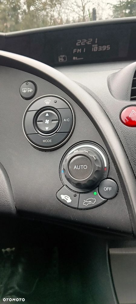 Honda Civic 1.4 i-VTEC - 9