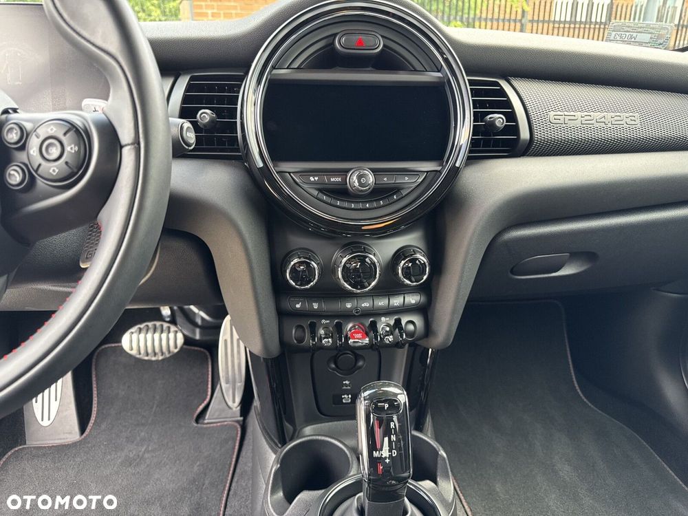 MINI John Cooper Works - 19