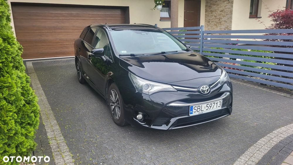 Toyota Avensis 1.8 Premium MS - 12