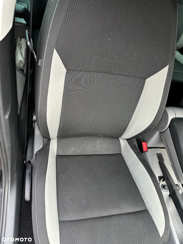 Skoda RAPID Spb 1.2 TSI Ambition - 8