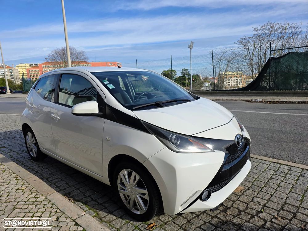 Toyota Aygo 1.0 X-Play Plus+X-Touch +TSS MM - 1