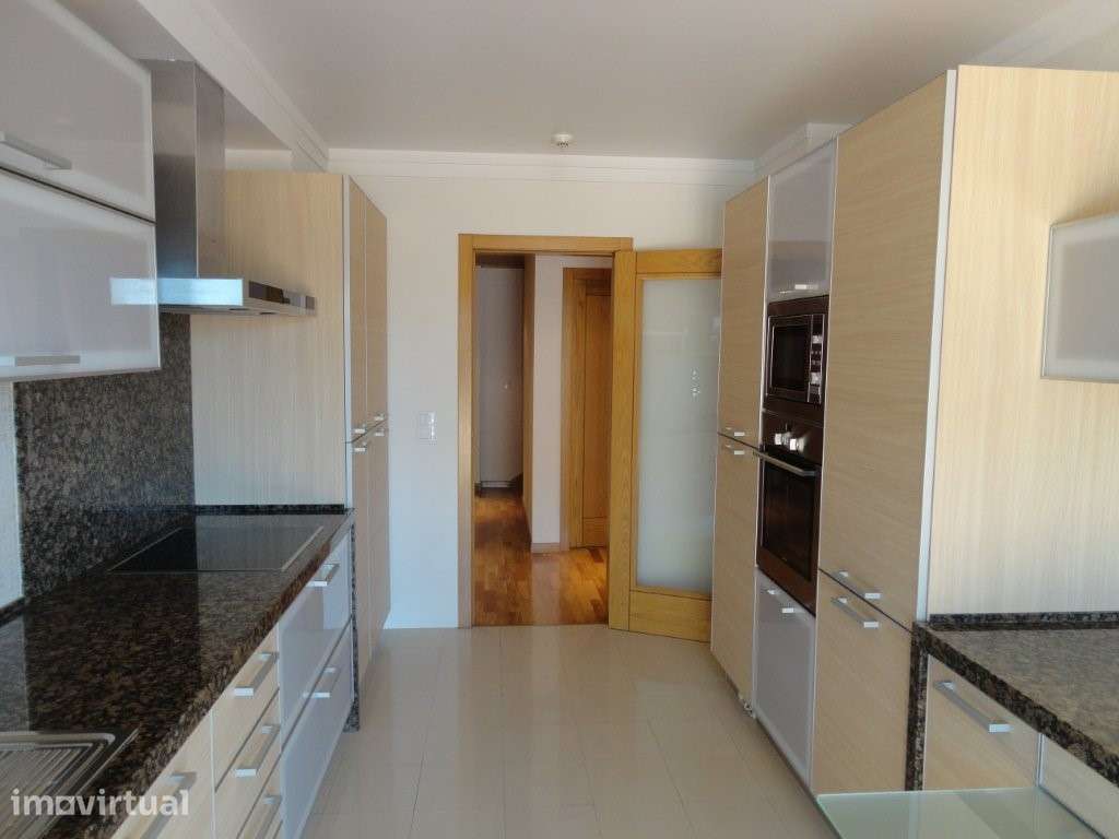 T3 Duplex com vista para o rio Tejo - Grande imagem: 3/57
