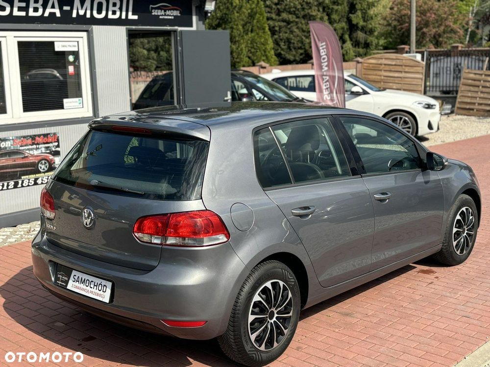 Volkswagen Golf - 8