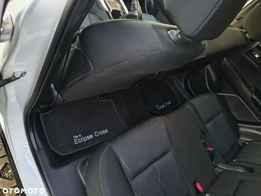 Mitsubishi Eclipse Cross 1.5 T GPF Invite Plus - 11