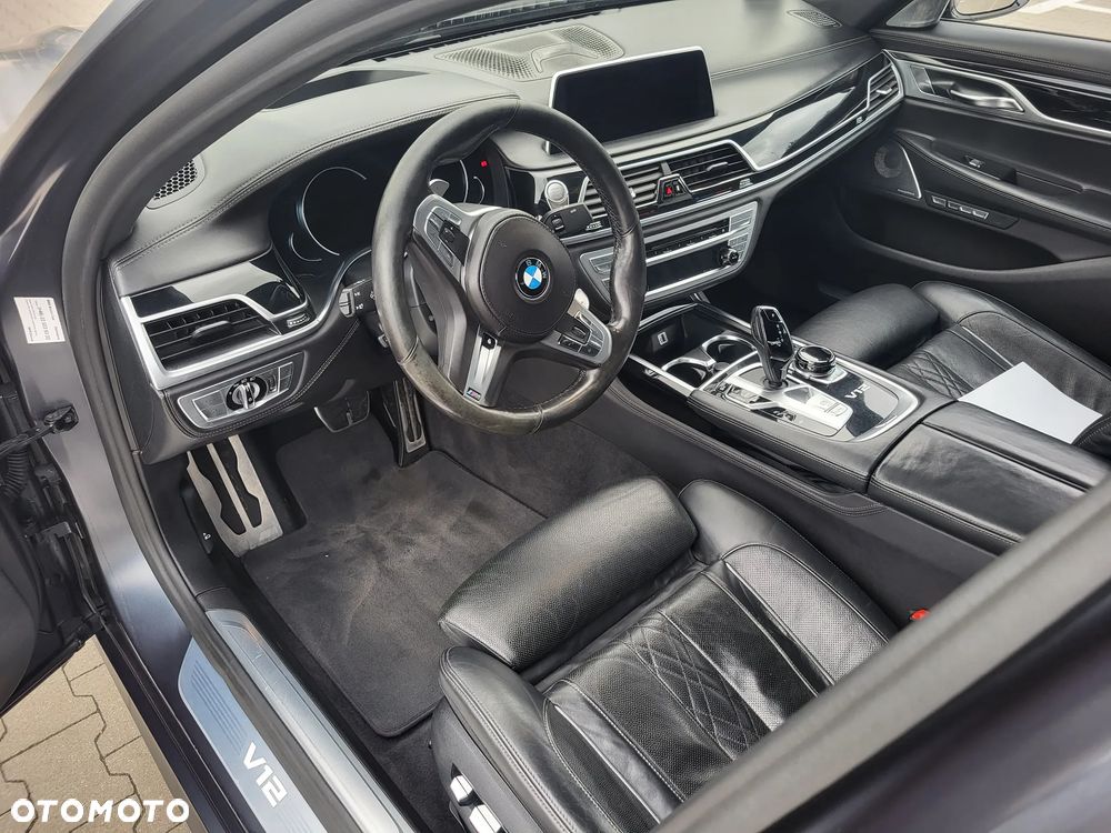 BMW Seria 7 M760Li xDrive - 12