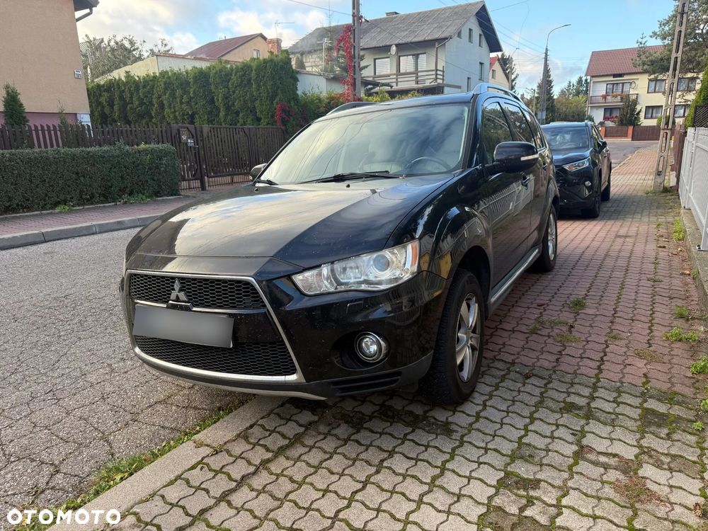 Mitsubishi Outlander - 1