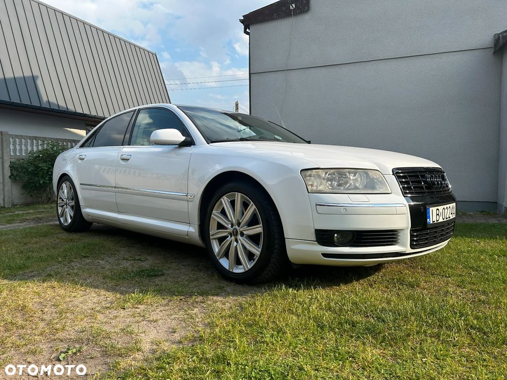 Audi A8 4.2 Quattro - 1