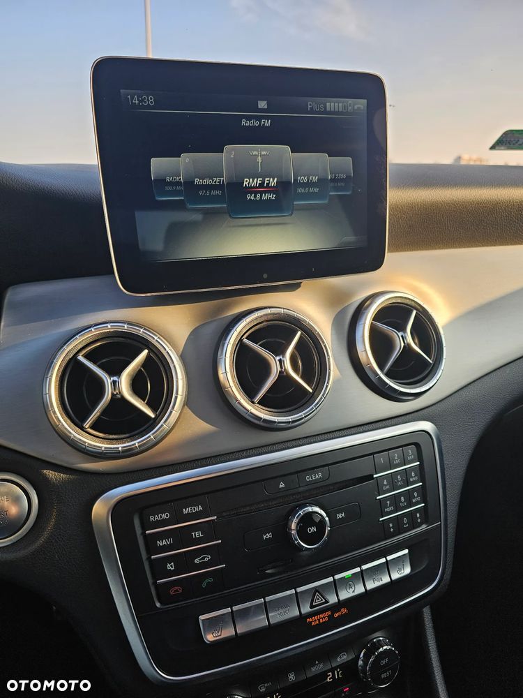 Mercedes-Benz CLA 200 7G-DCT AMG Line - 13