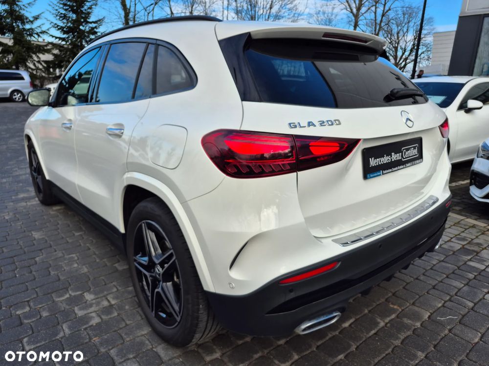 Mercedes-Benz GLA 200 AMG Line - 3