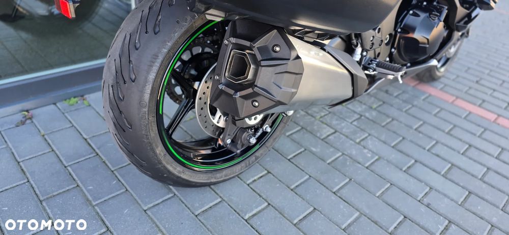 Kawasaki Ninja 1000 SX - 22