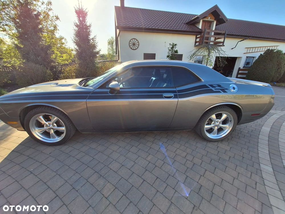 Dodge Challenger - 4