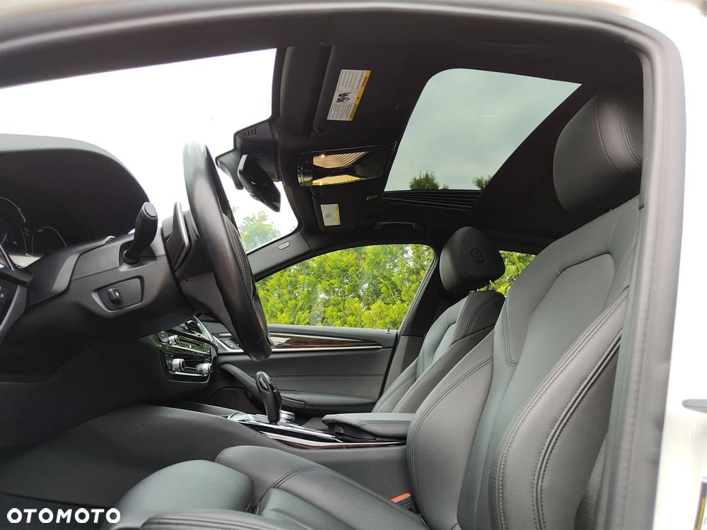 BMW Seria 5 530i mHEV Luxury Line sport - 33