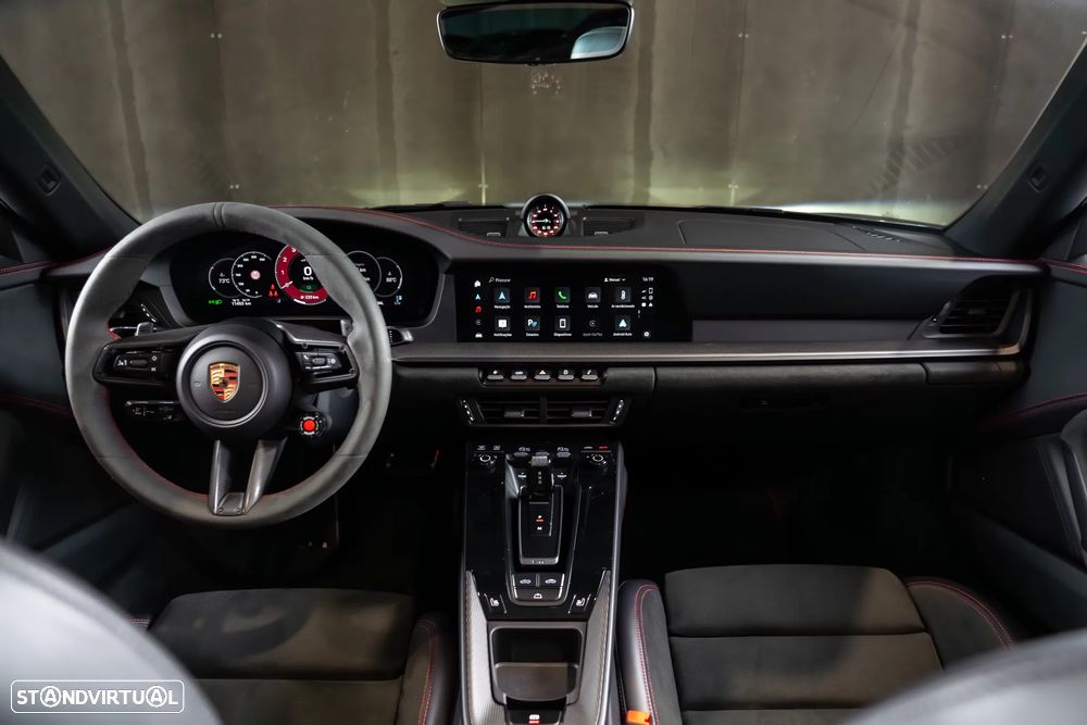 Porsche 911 (992) Carrera GTS - 11