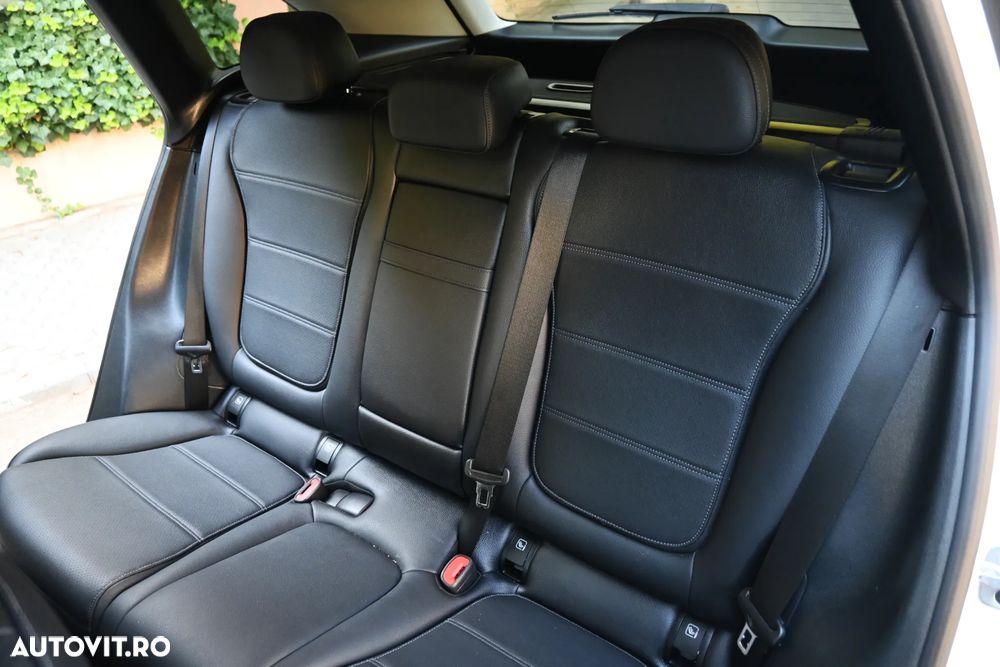 Mercedes-Benz GLC 300 e 4MATIC PHEV - 25