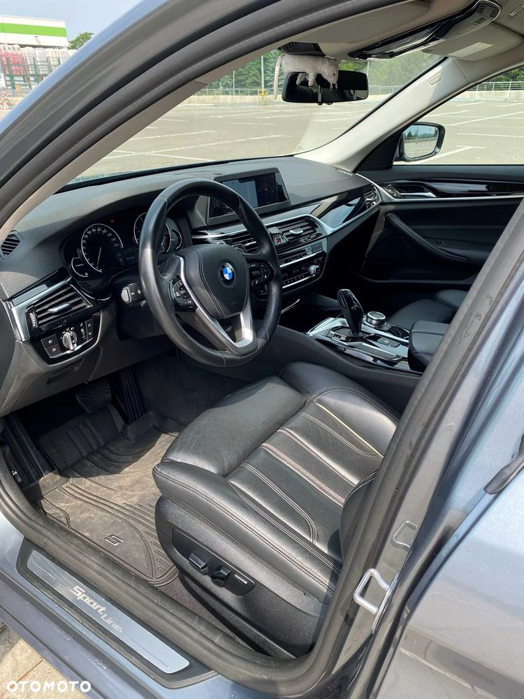 BMW Seria 5 520d Sport Line - 21