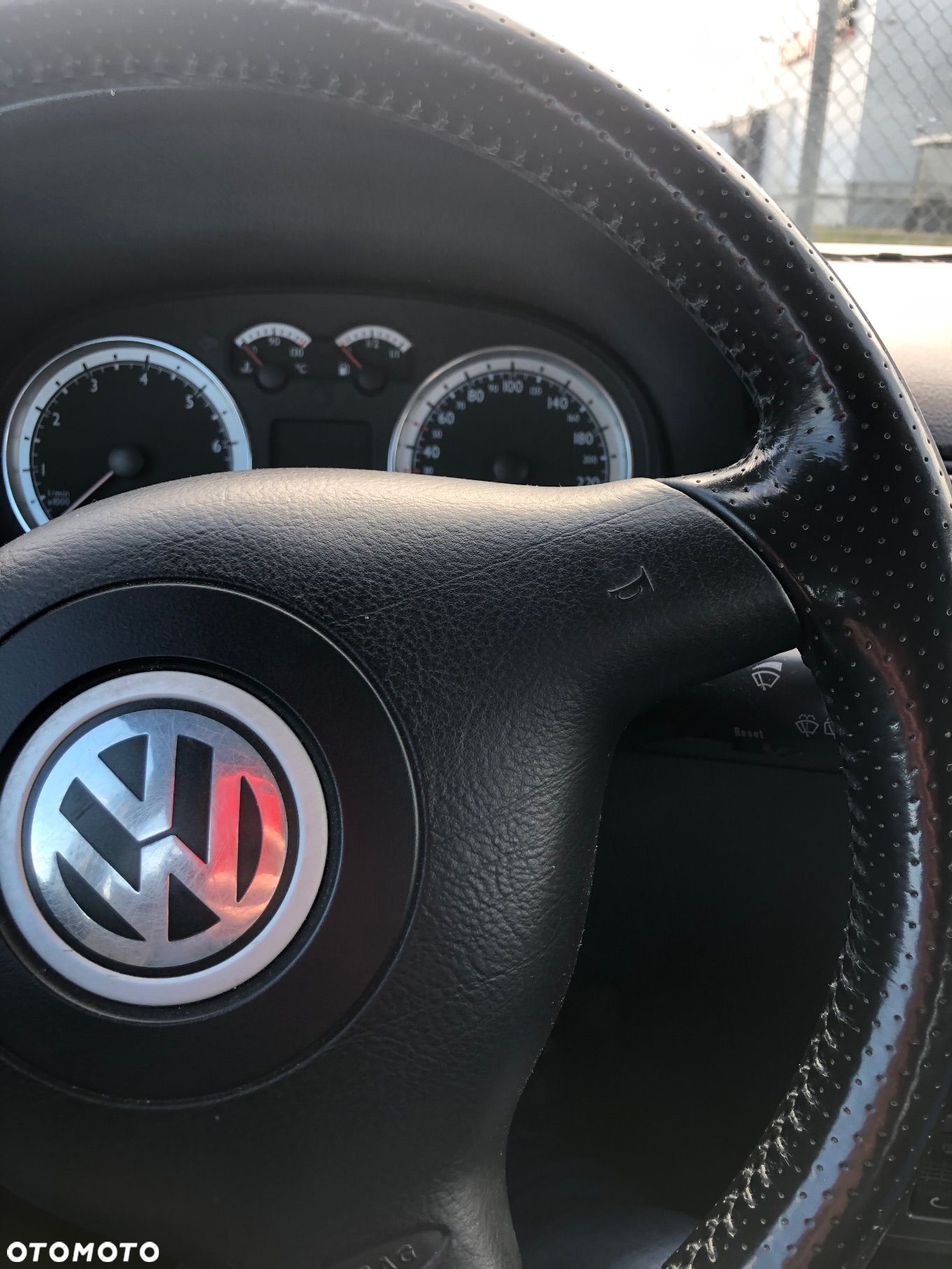 Volkswagen Golf - 1