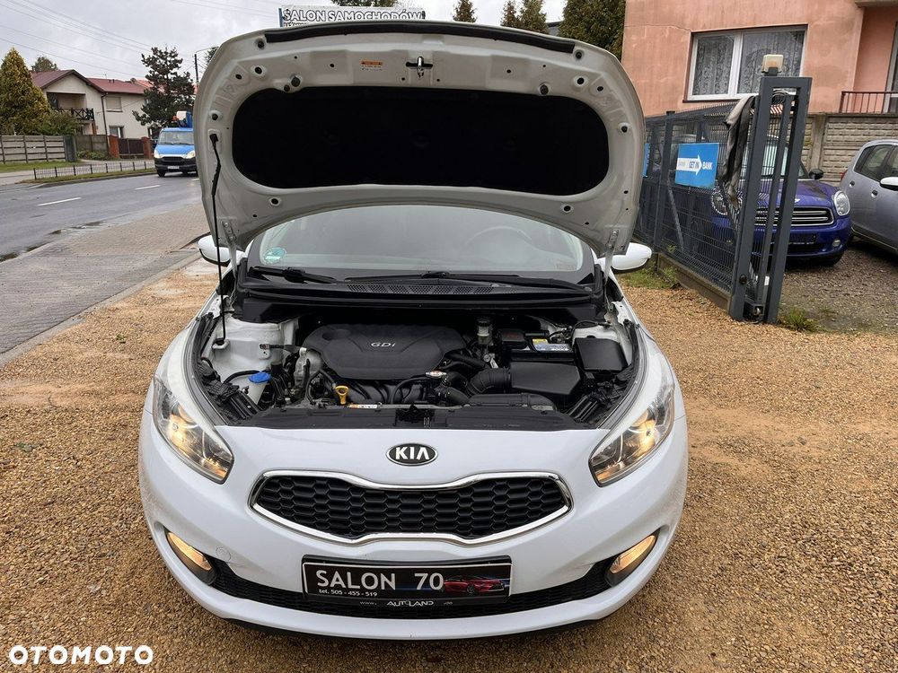 Kia Ceed 1.6 GDI Dream Team Edition - 29