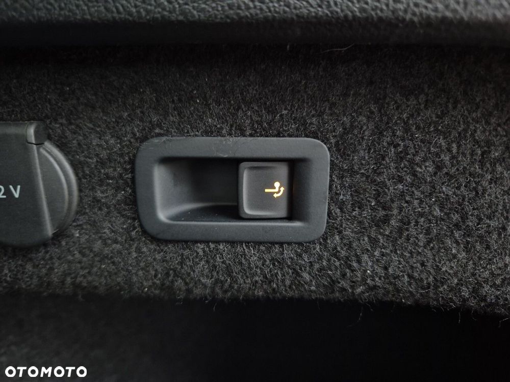 Volkswagen Passat - 31