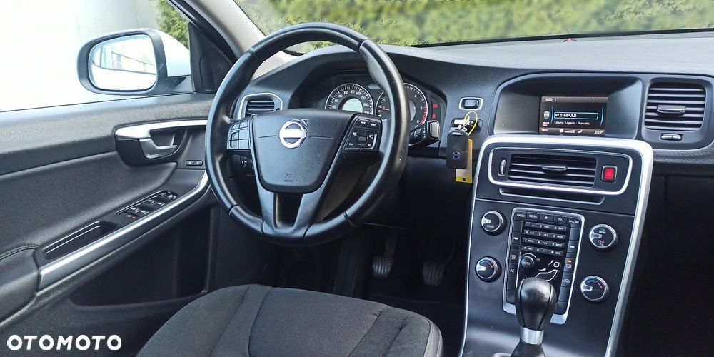 Volvo S60 D2 Edition - 19