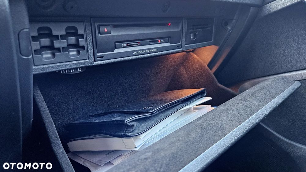 Volkswagen Golf 1.6 TDI BlueMotion Comfortline - 32