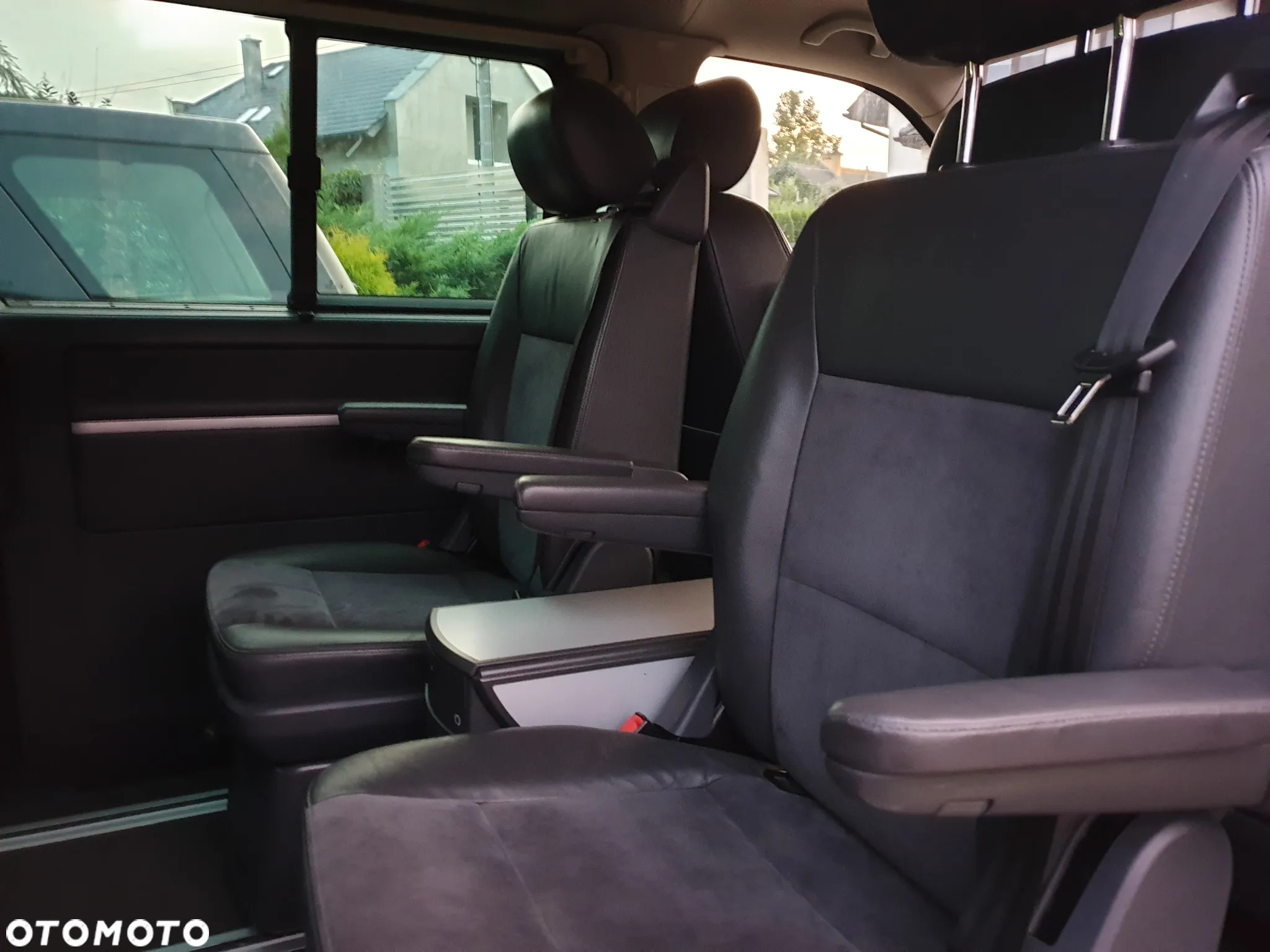 Volkswagen Multivan - 5