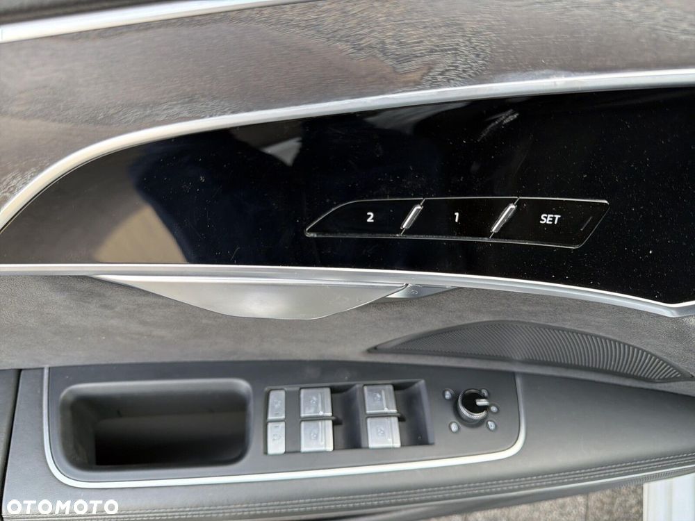 Audi A8 - 27