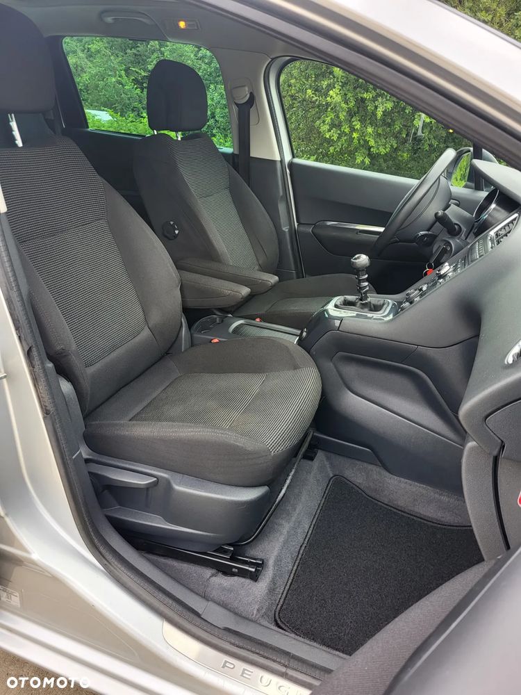 Peugeot 5008 - 37