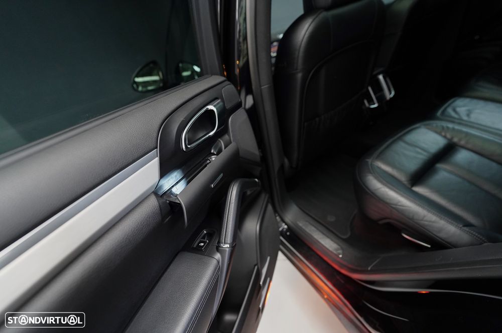 Porsche Cayenne - 22