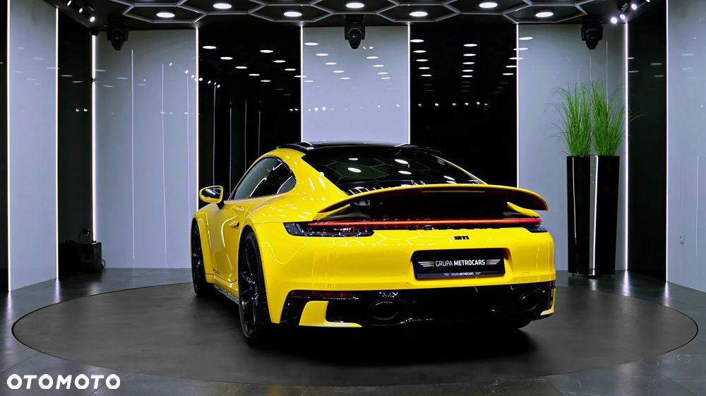 Porsche 911 Carrera S - 11