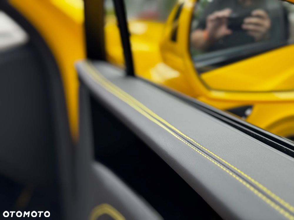 Bentley Bentayga Azure - 17