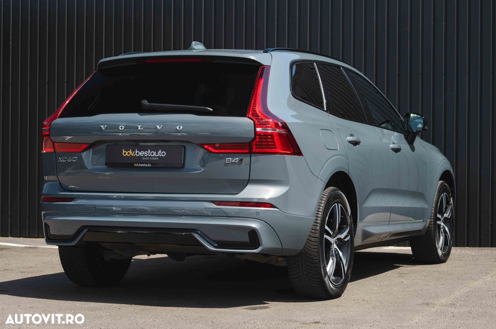 Volvo XC 60 B4 MHEV AT8 AWD R-Design - 33