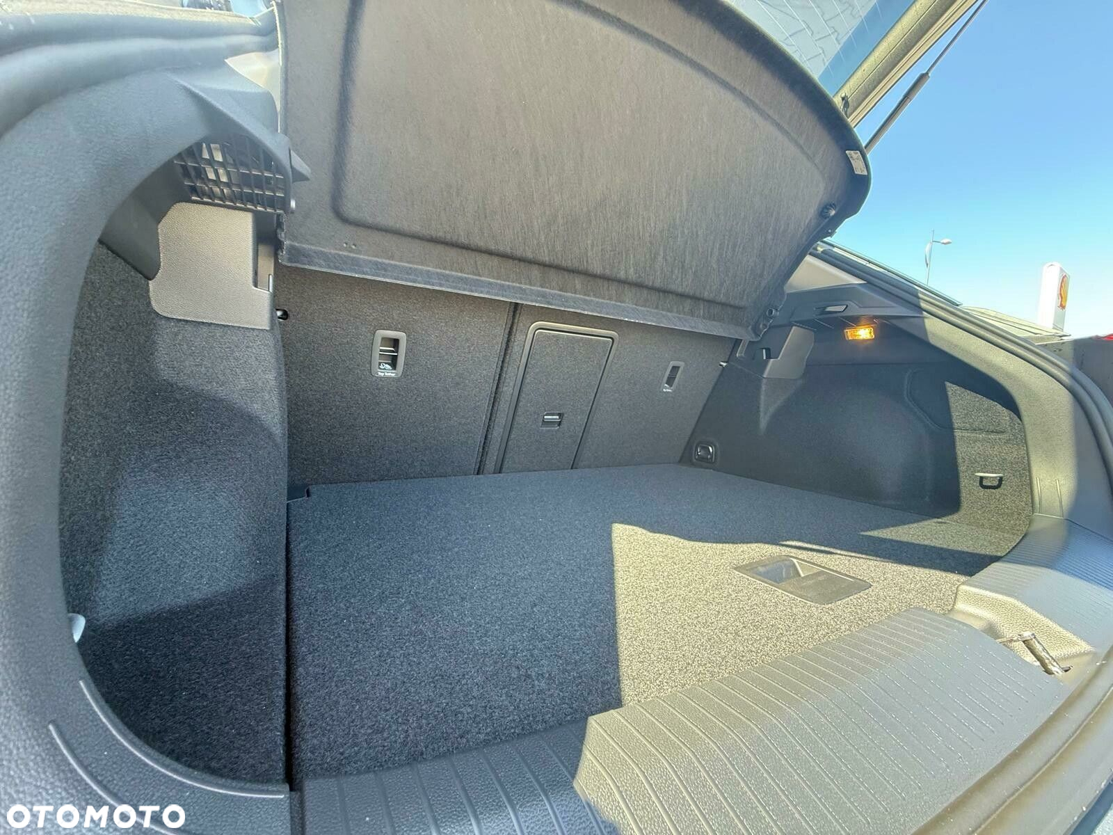 Volkswagen T-Roc - 32