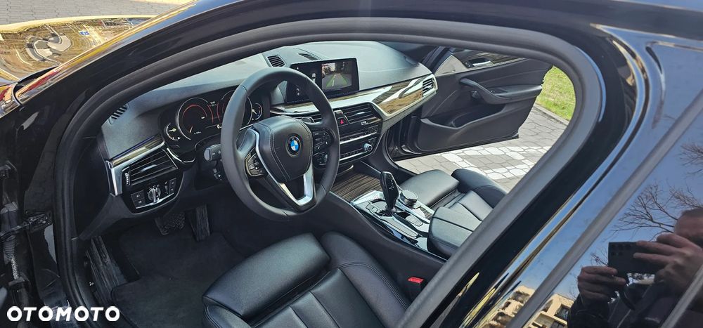 BMW Seria 5 530i Sport Line - 32