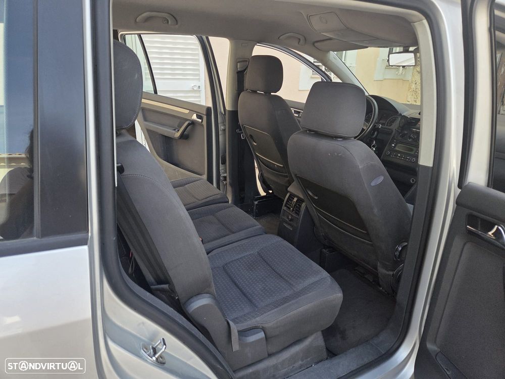 VW Touran 1.9 TDi Highline 7L - 4