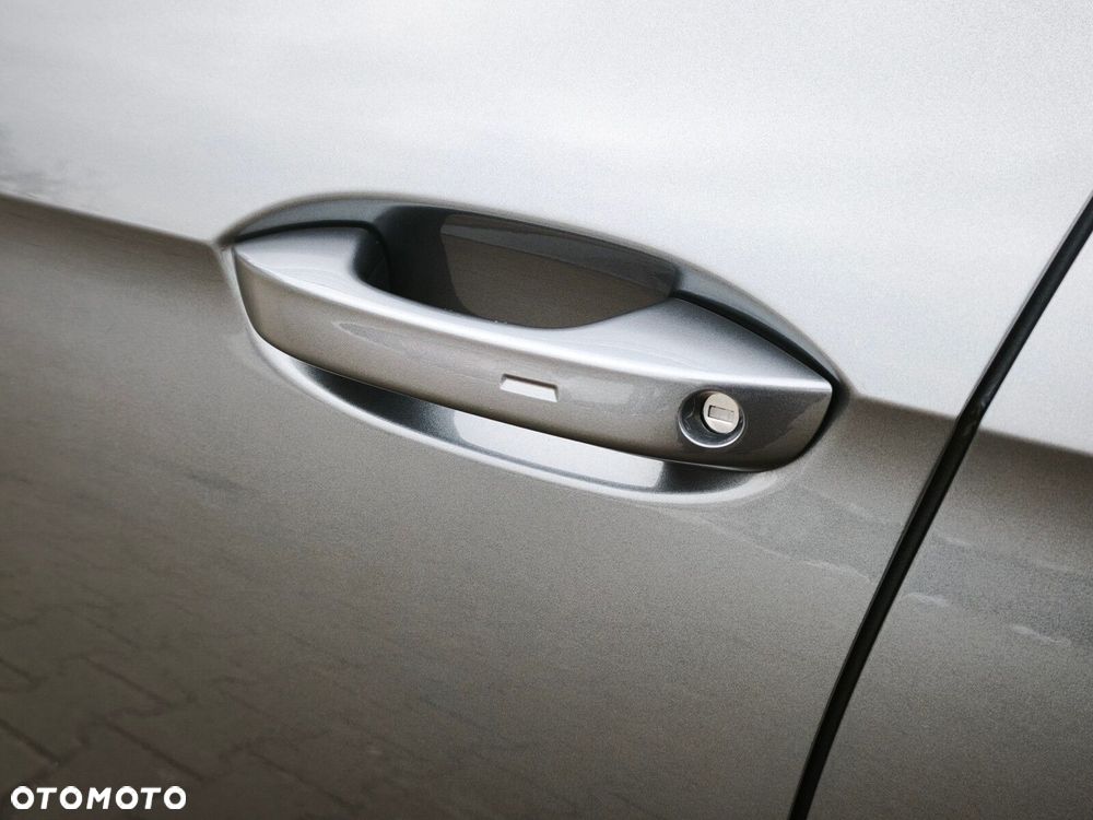 Volkswagen Passat - 38