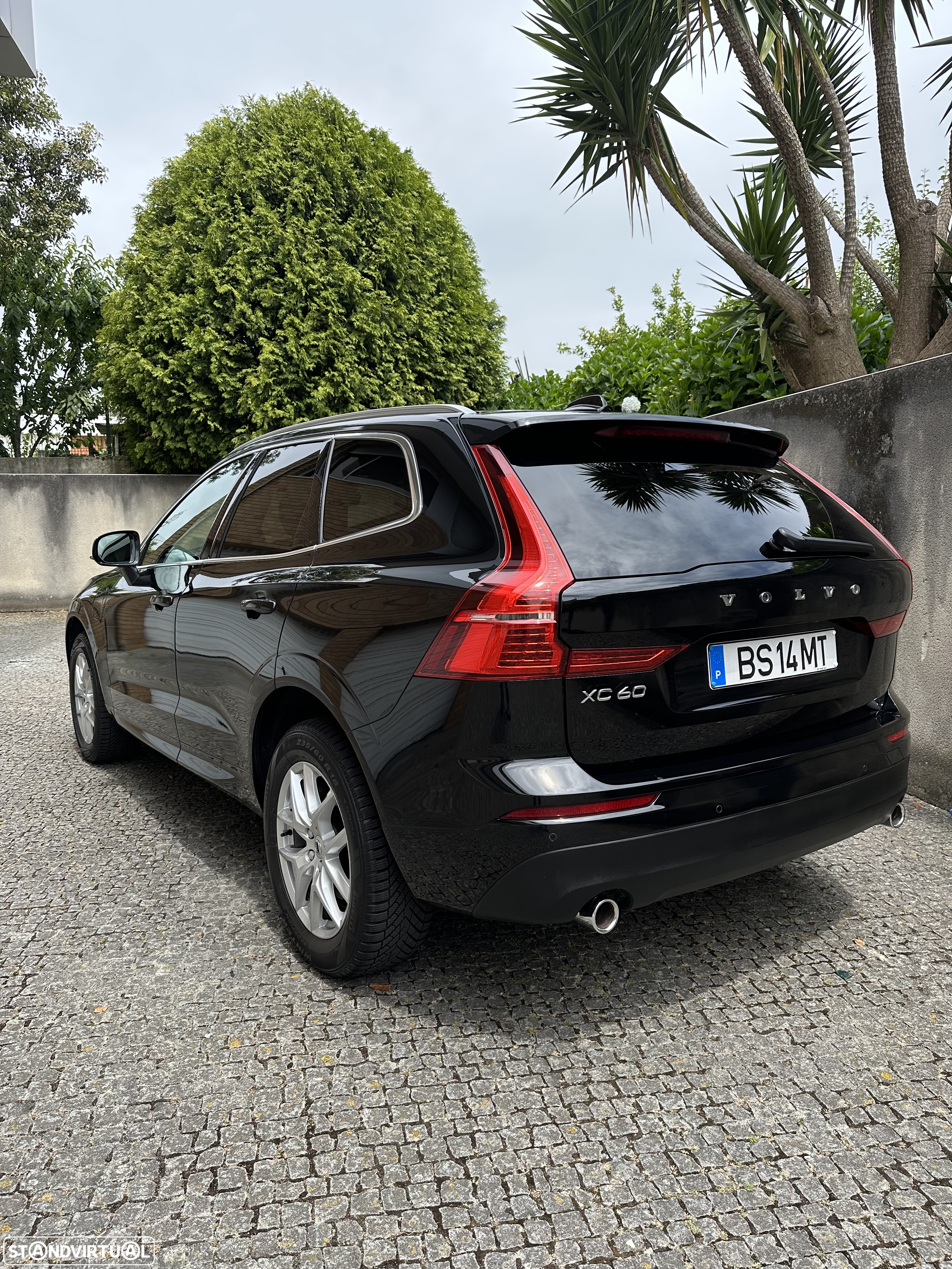 Volvo XC 60 2.0 T8 PHEV Momentum Plus AWD - 5