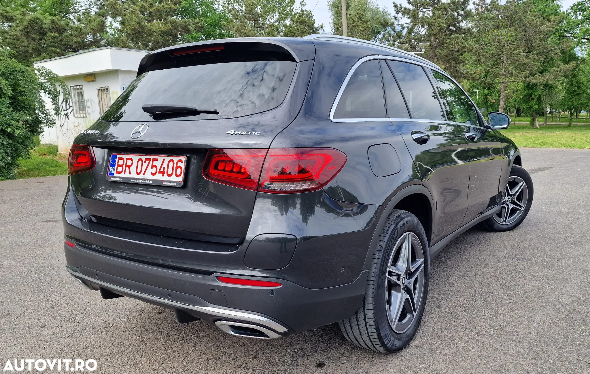 Mercedes-Benz GLC 300 d 4Matic 9G-TRONIC AMG Line - 4