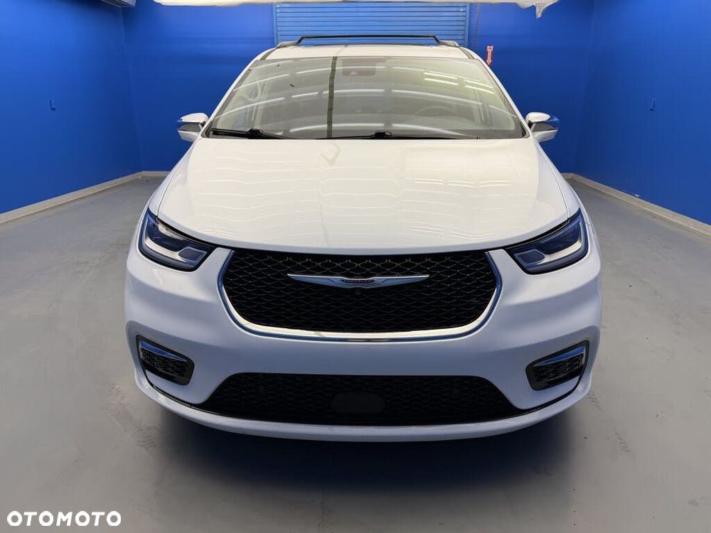 Chrysler Pacifica - 3