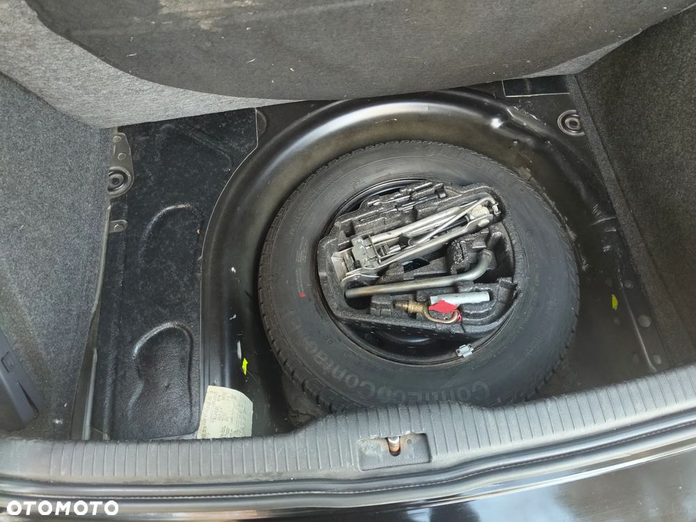 Volkswagen Golf - 28