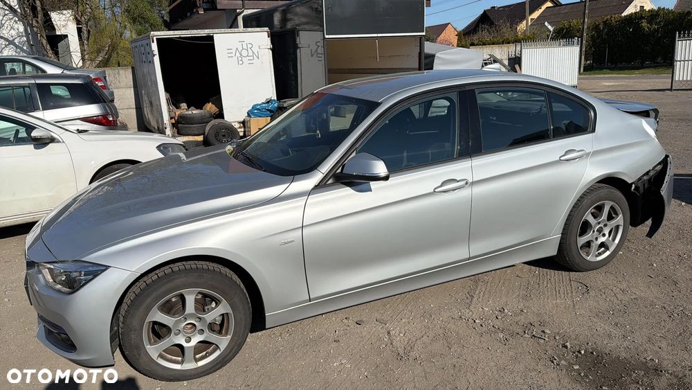 BMW Seria 3 318d Edition Luxury Line Purity - 2