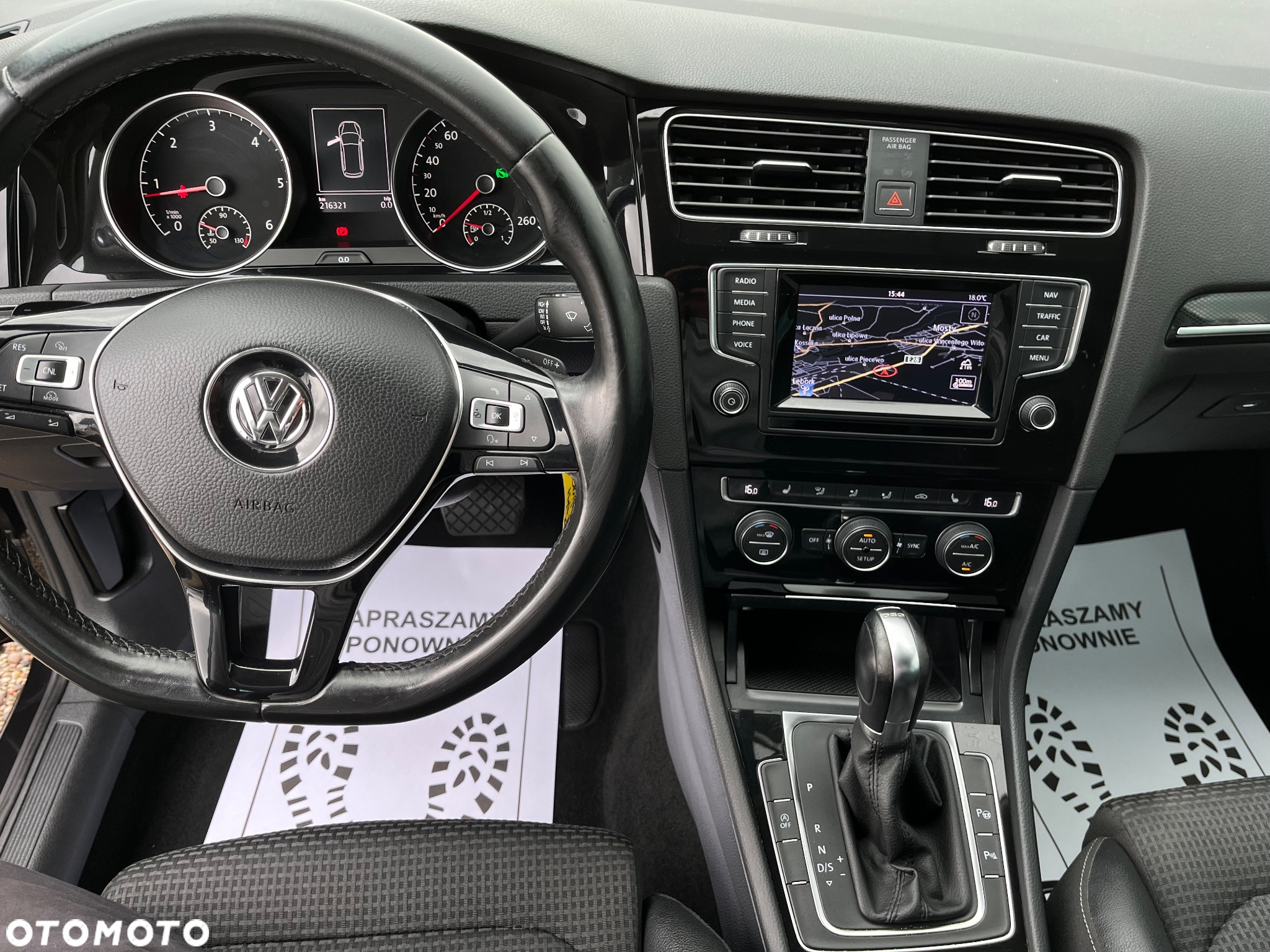 Volkswagen Golf 2.0 BlueTDI DSG Highline - 10