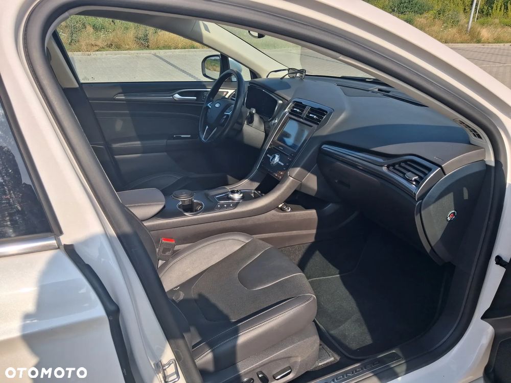 Ford Mondeo 2.0 EcoBlue Titanium - 28