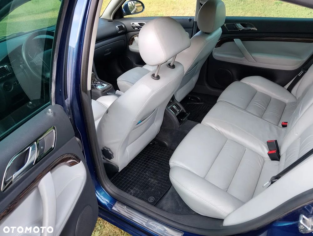 Skoda Superb 2.8 V6 L&K Tiptr - 10
