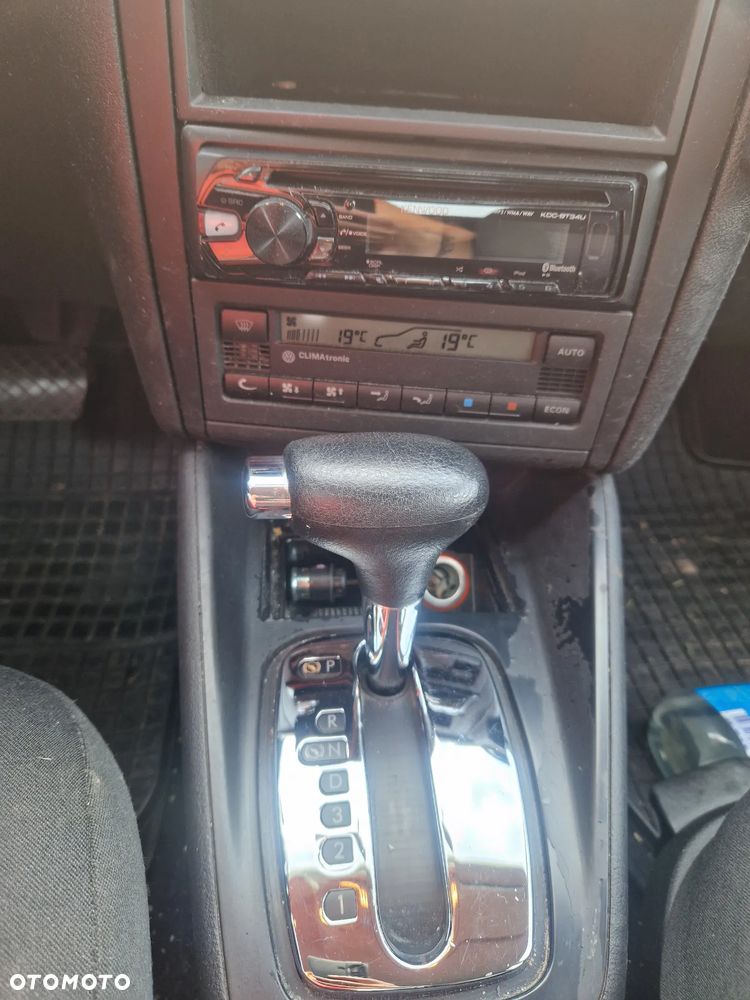 Volkswagen Golf 1.6 Automatik Goal - 2